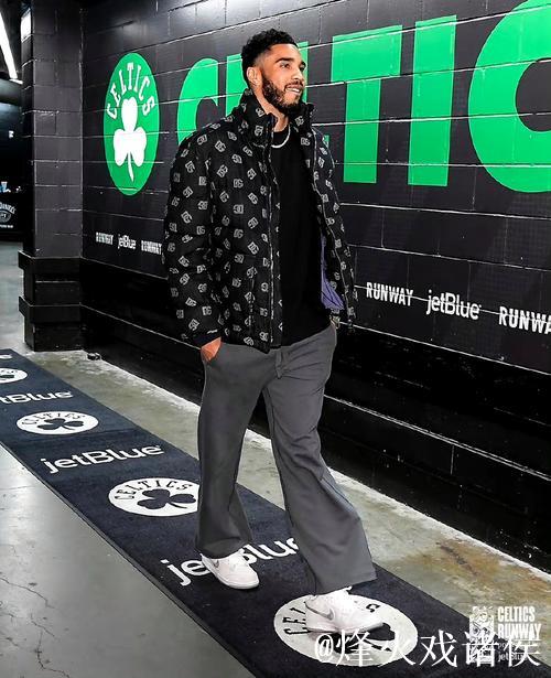 塔图姆绝杀助凯尔特人险胜猛龙 雄鹿因误判惜败 塔图姆绝杀助凯尔特人险胜猛龙 雄鹿因误判惜败